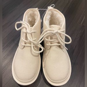 Ugg women’s boot off white neumel material